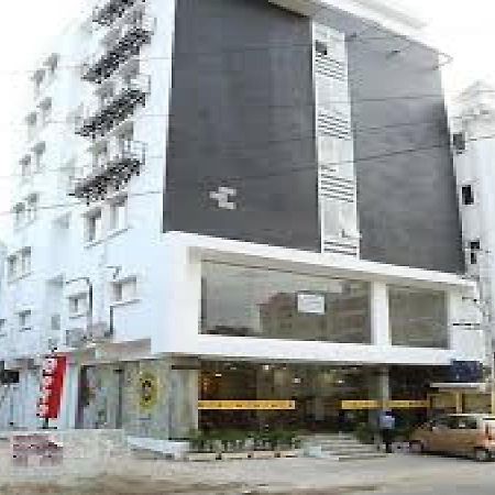 La Riviera Suites Madhapur Hajdarábád Exteriér fotografie