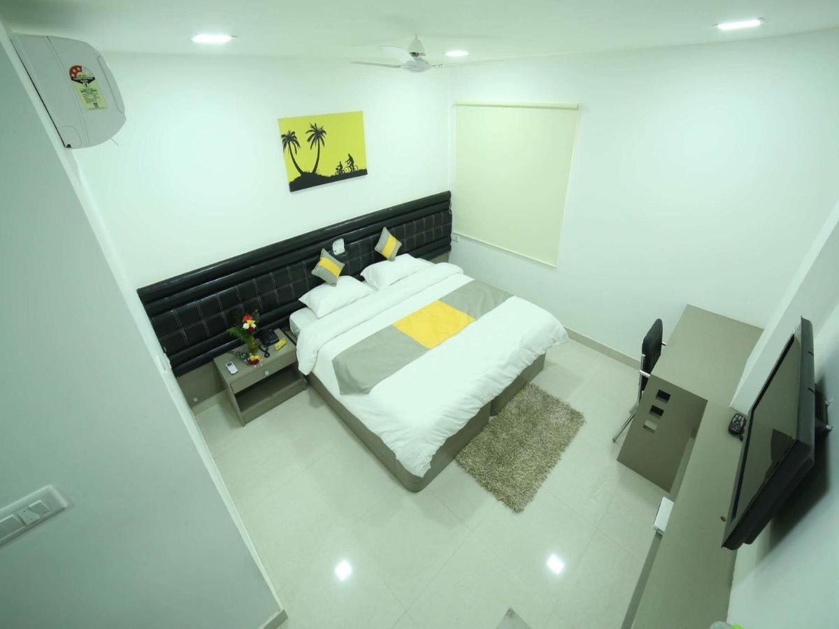 La Riviera Suites Madhapur Hajdarábád Exteriér fotografie