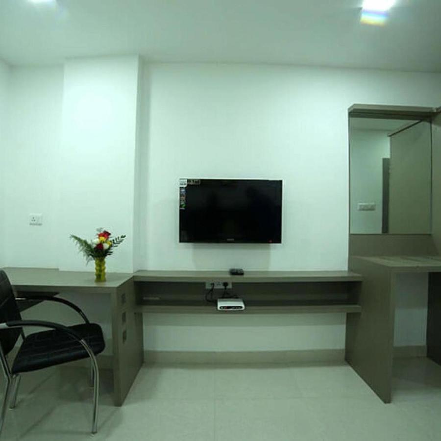 La Riviera Suites Madhapur Hajdarábád Exteriér fotografie