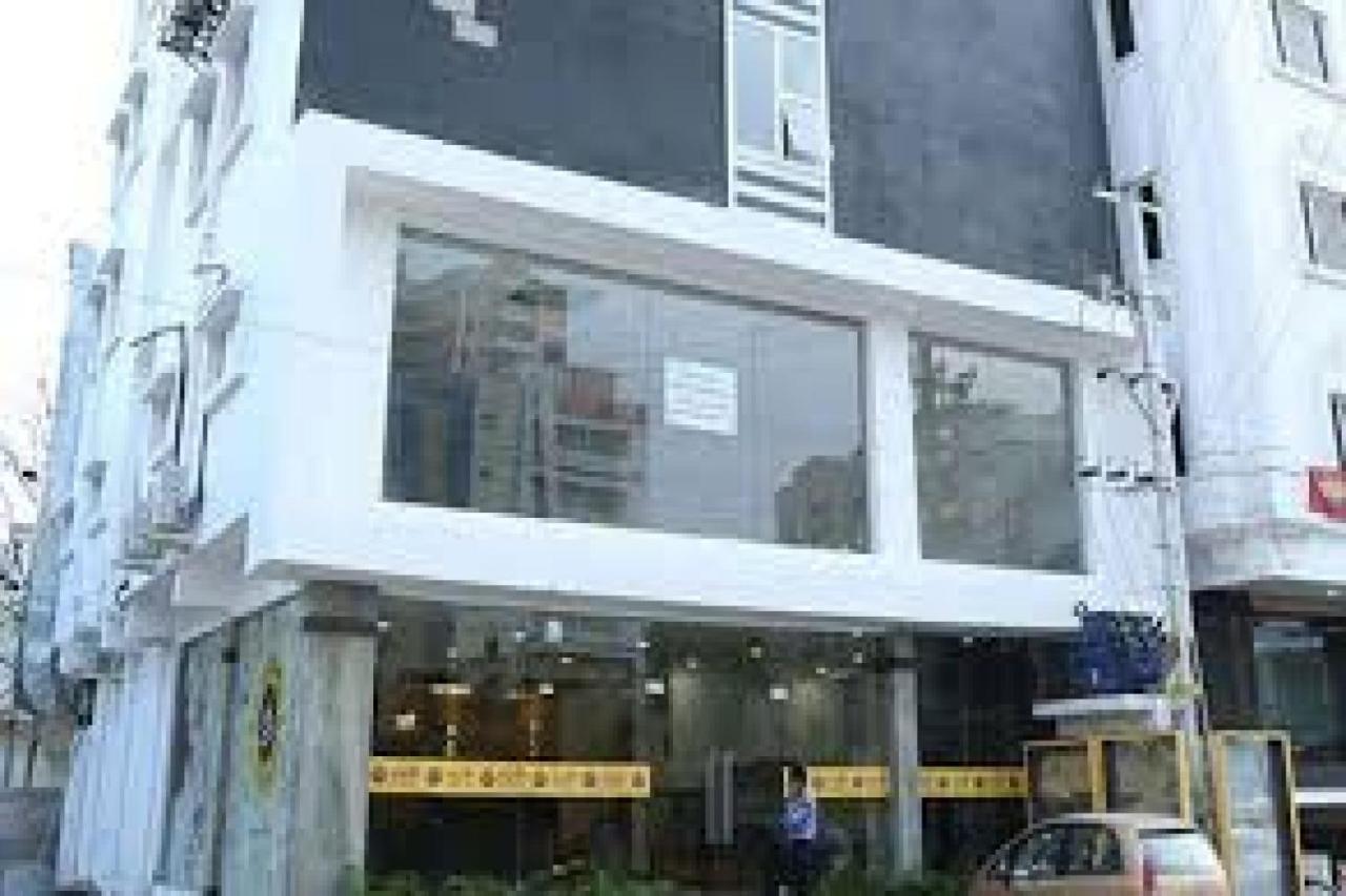 La Riviera Suites Madhapur Hajdarábád Exteriér fotografie