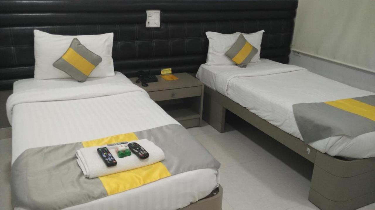 La Riviera Suites Madhapur Hajdarábád Exteriér fotografie