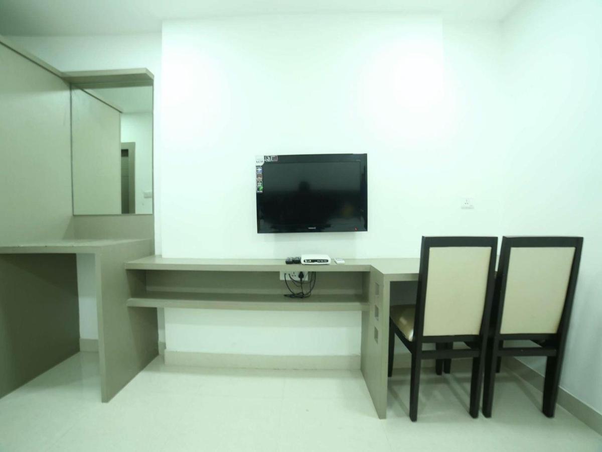 La Riviera Suites Madhapur Hajdarábád Exteriér fotografie